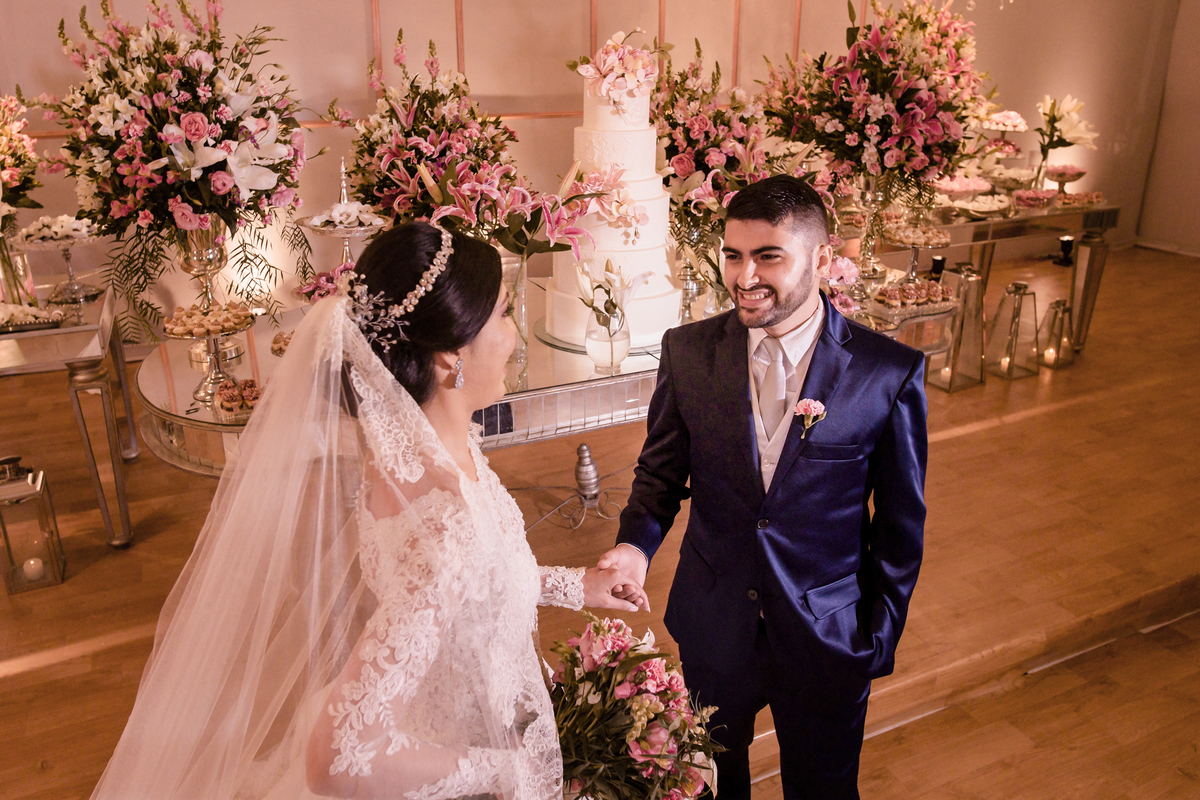 Fotografia dos noivos no buffet