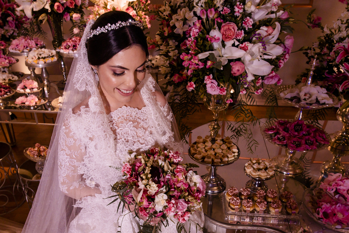 Fotografia dos noivos no buffet