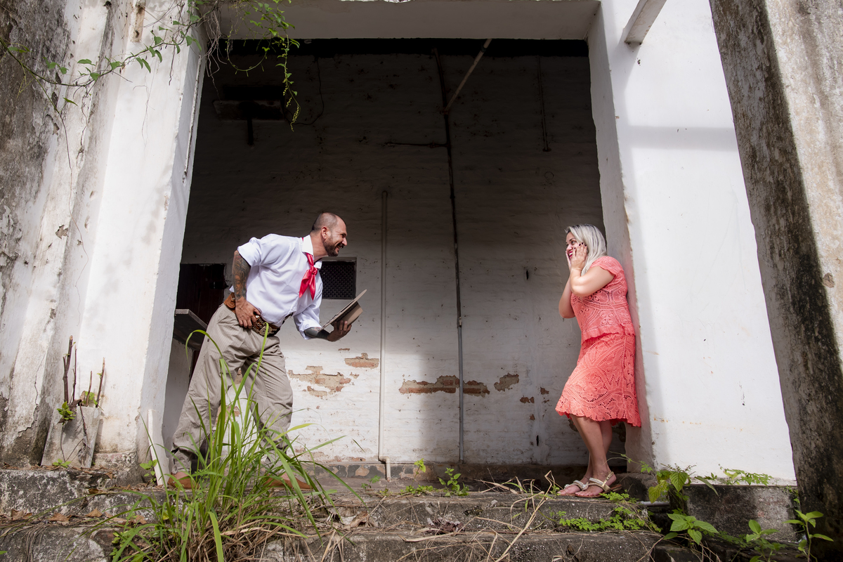 Ensaio fotográfico noivos no campo