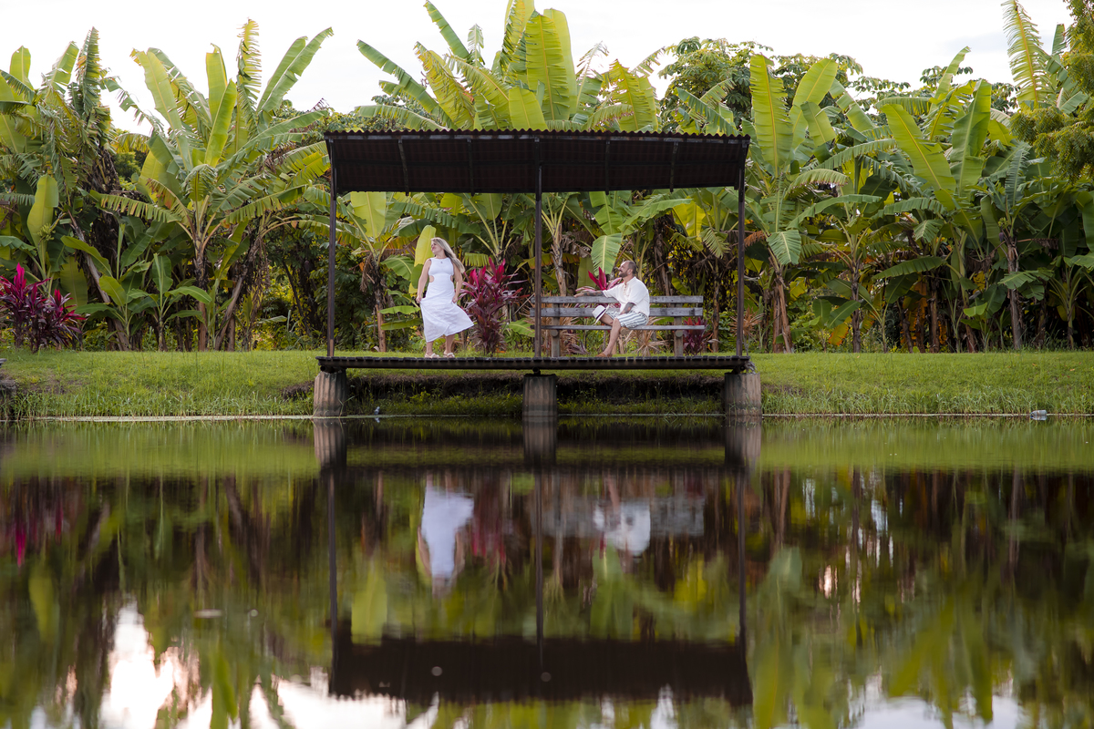 Ensaio fotográfico noivos no campo