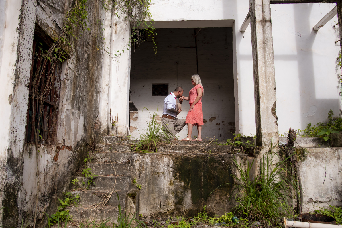 Ensaio fotográfico noivos no campo