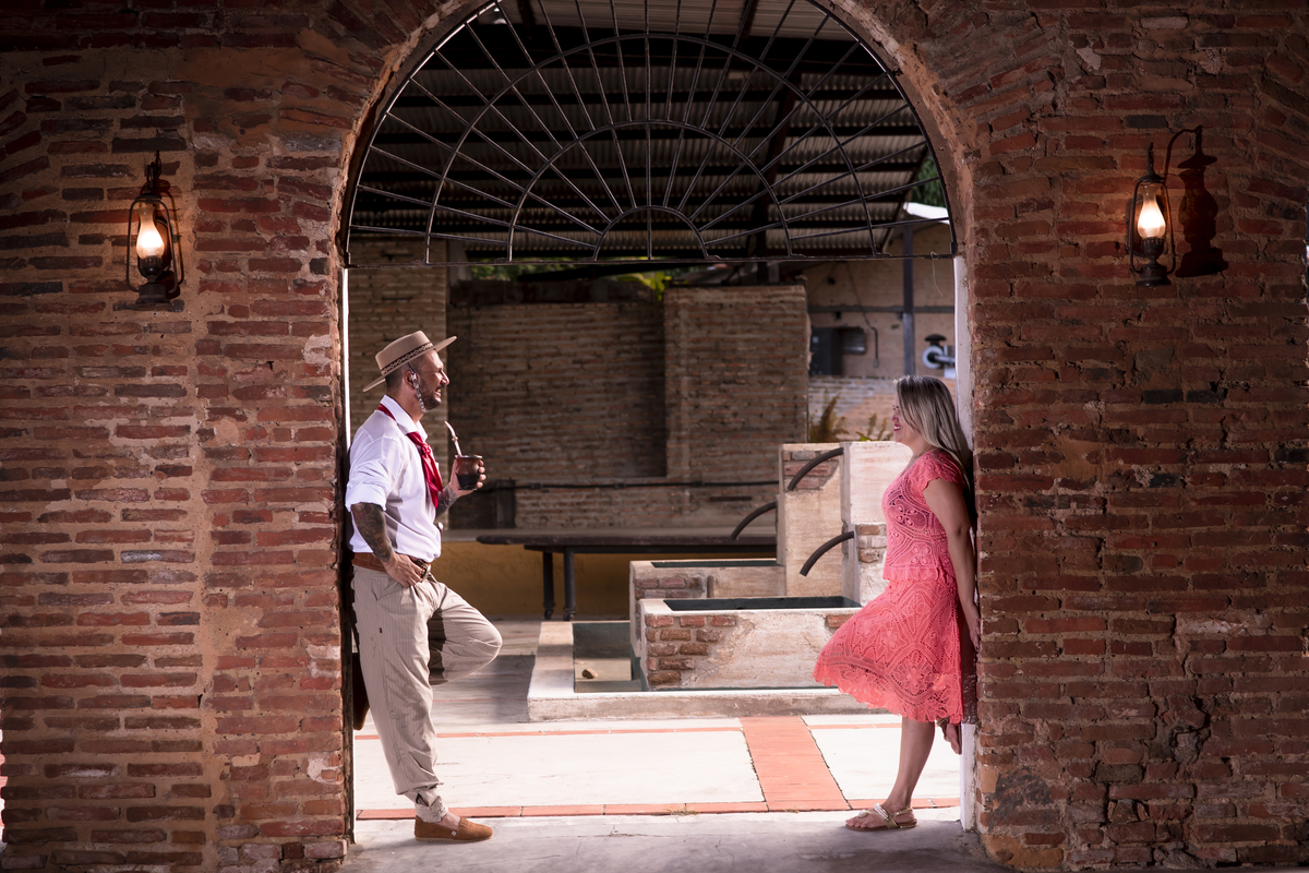 Ensaio pre casamento no campo