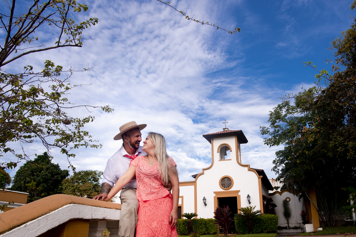 Ensaio pre casamento no campo