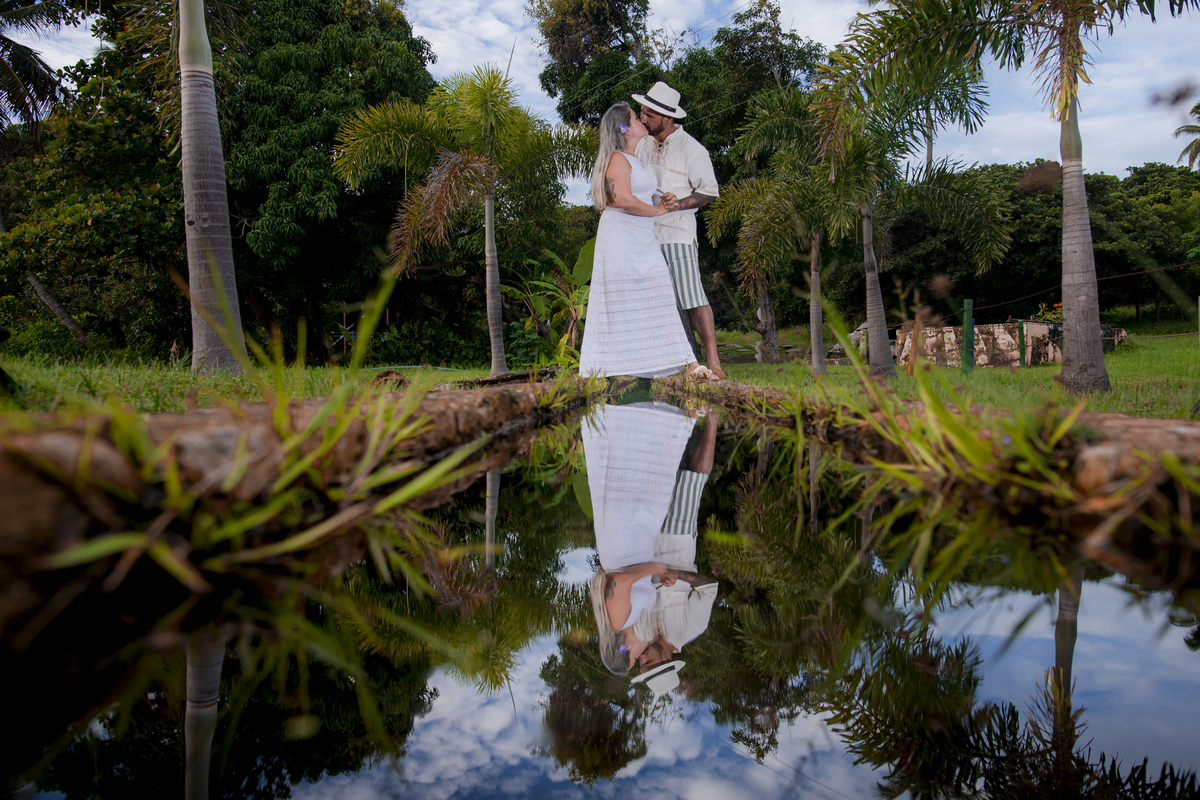 Ensaio fotográfico noivos no campo