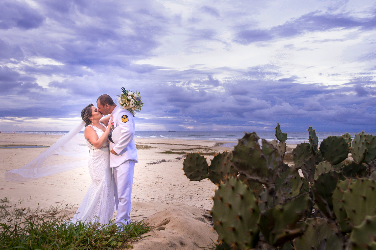 Sessão fotos de casamento na praia