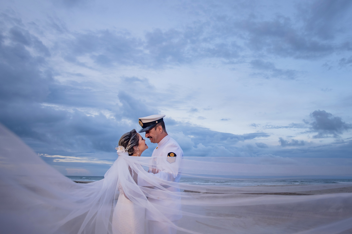 Sessão fotos de casamento na praia
