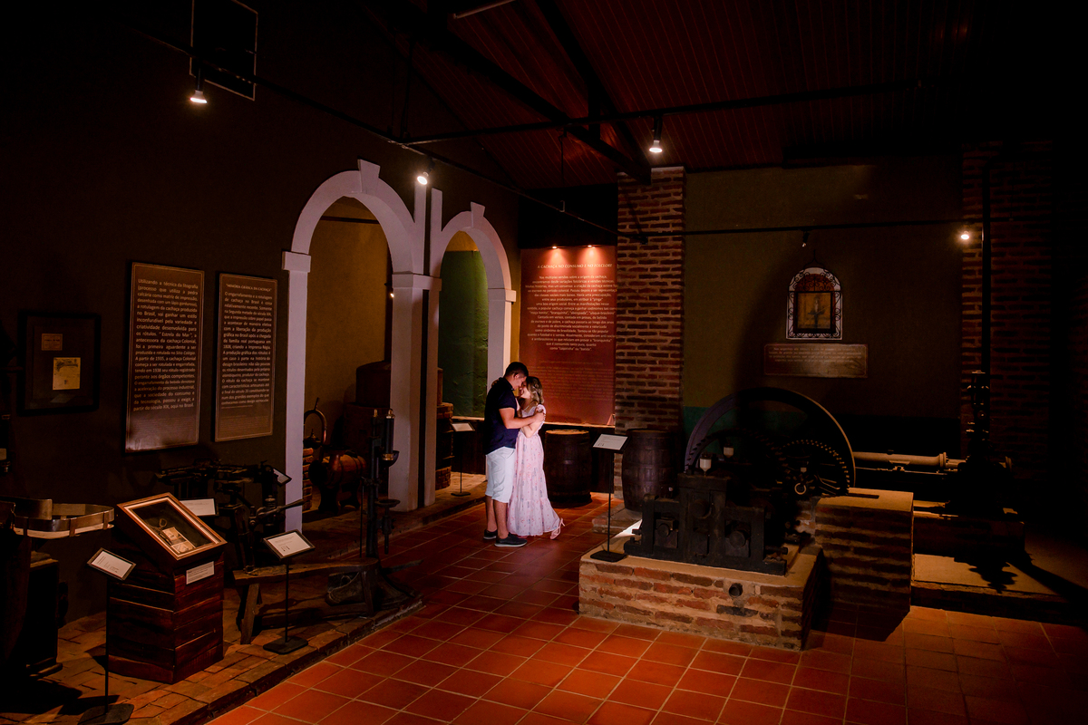 Ensaio fotográfico noivos no campo