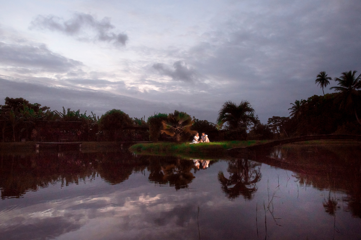 Ensaio fotográfico noivos no campo