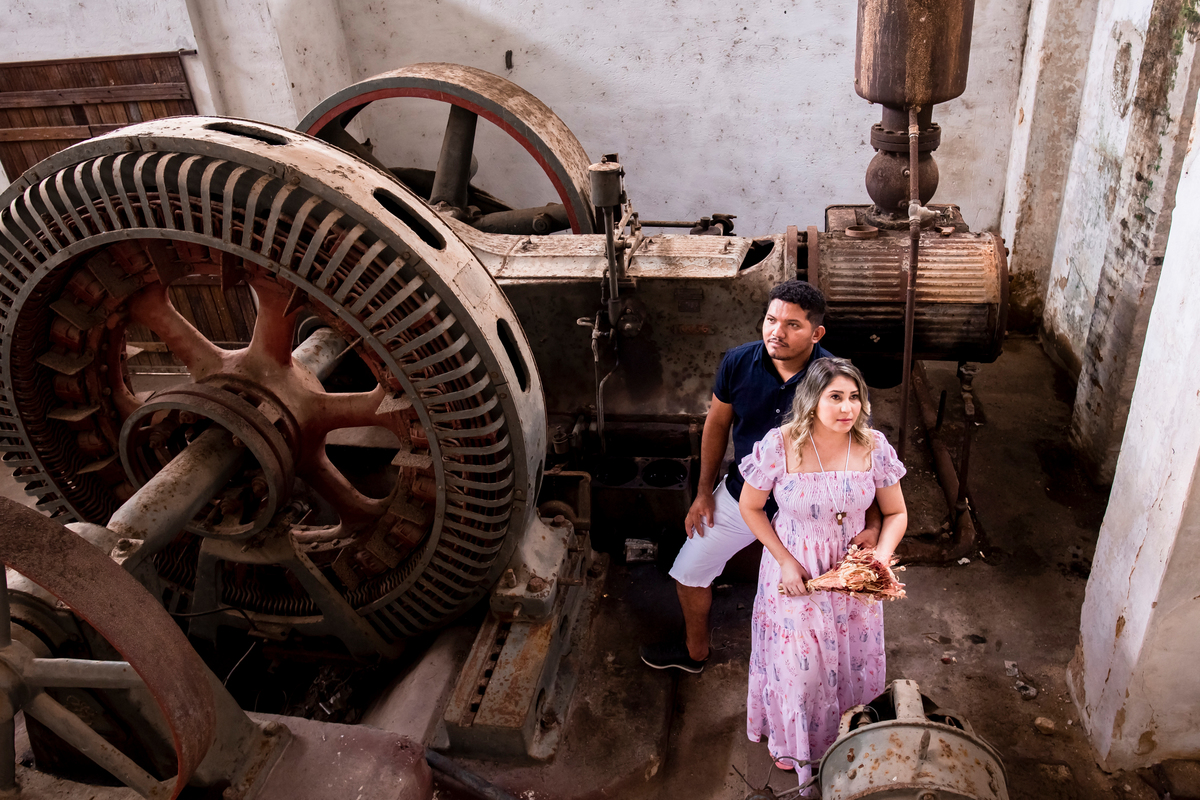Ensaio fotográfico noivos no campo