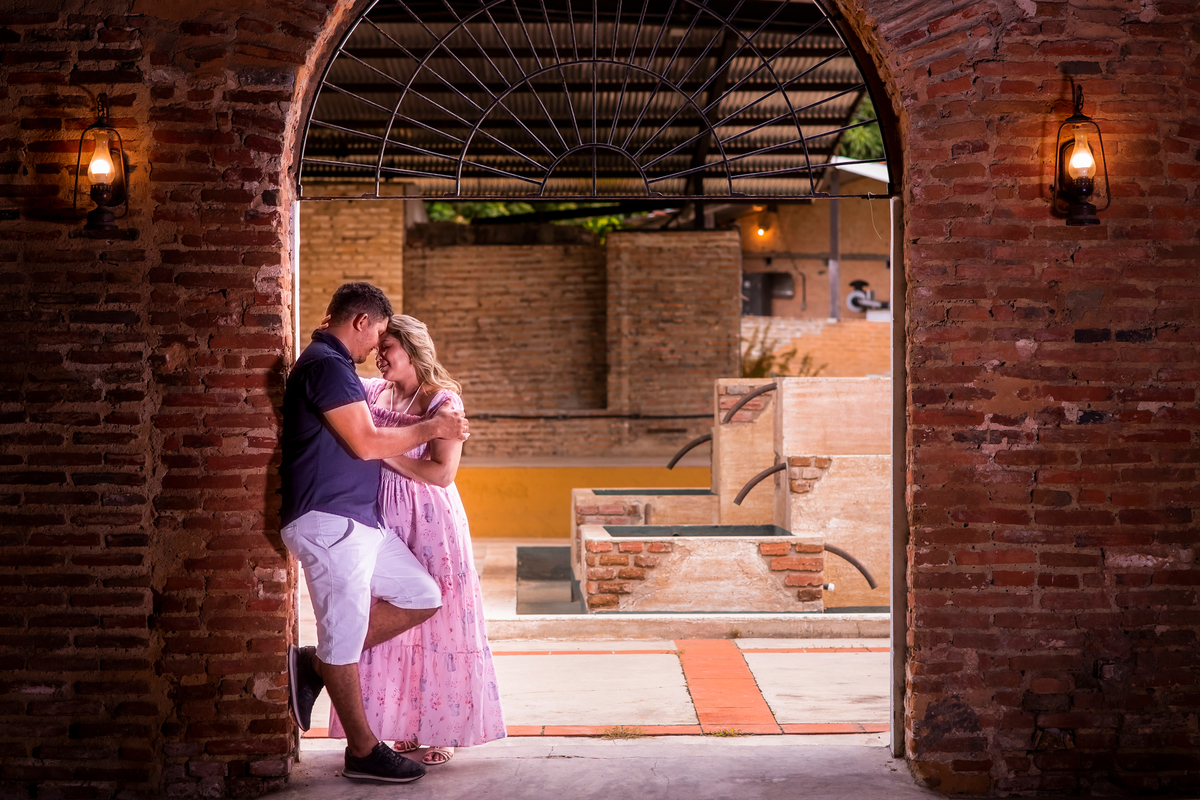 Ensaio fotográfico noivos no campo