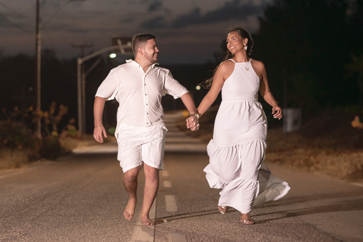 Ensaio fotográfico noivos no campo