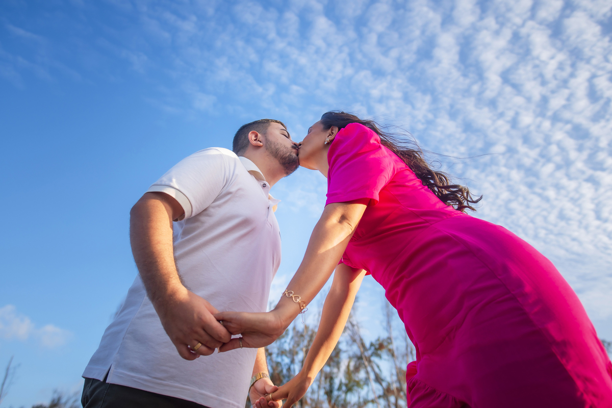 Ensaio fotográfico noivos no campo