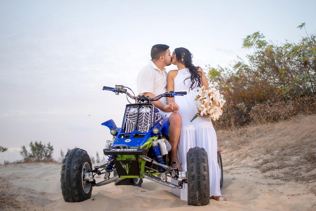 Ensaio fotográfico noivos no campo