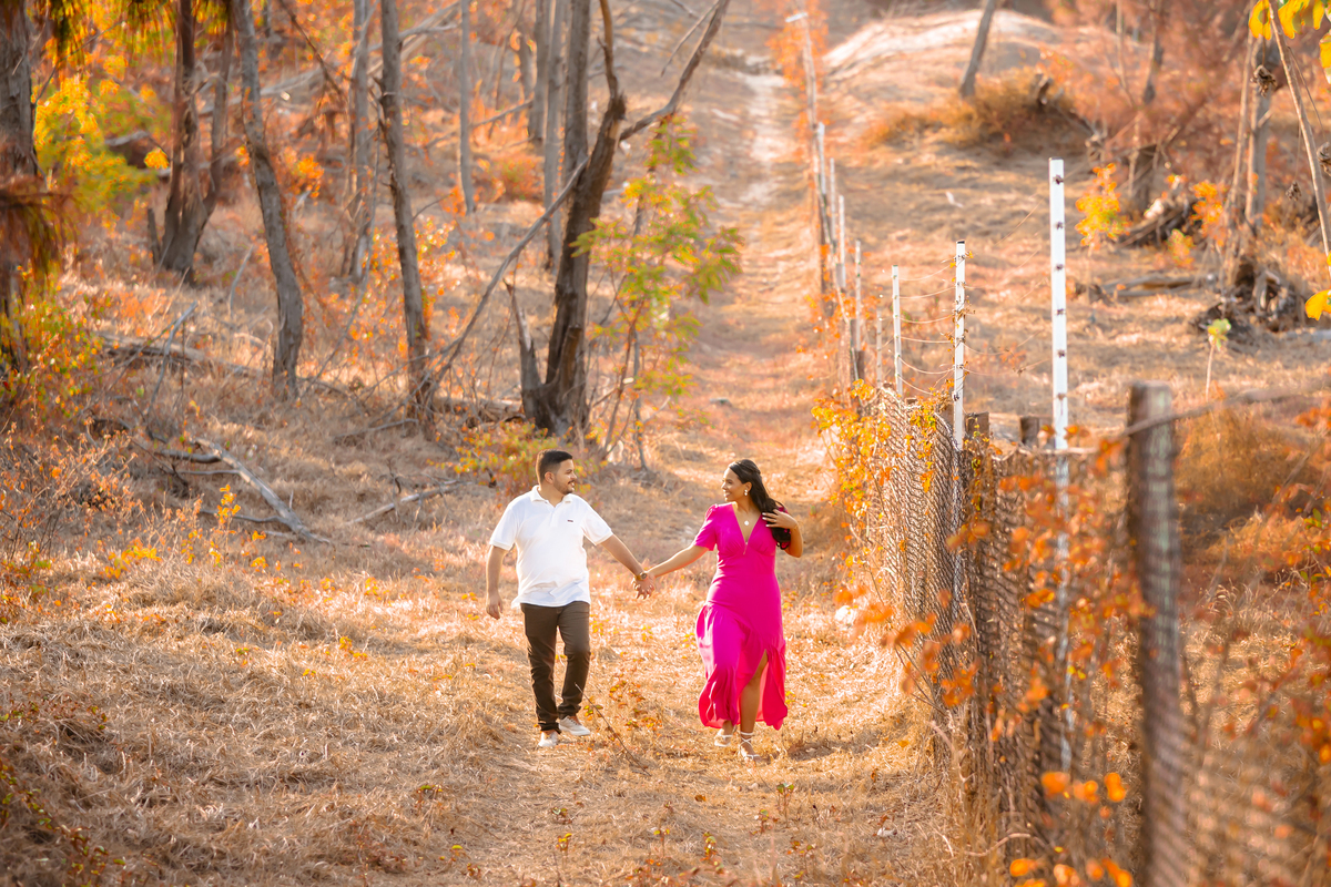 Ensaio fotográfico noivos no campo