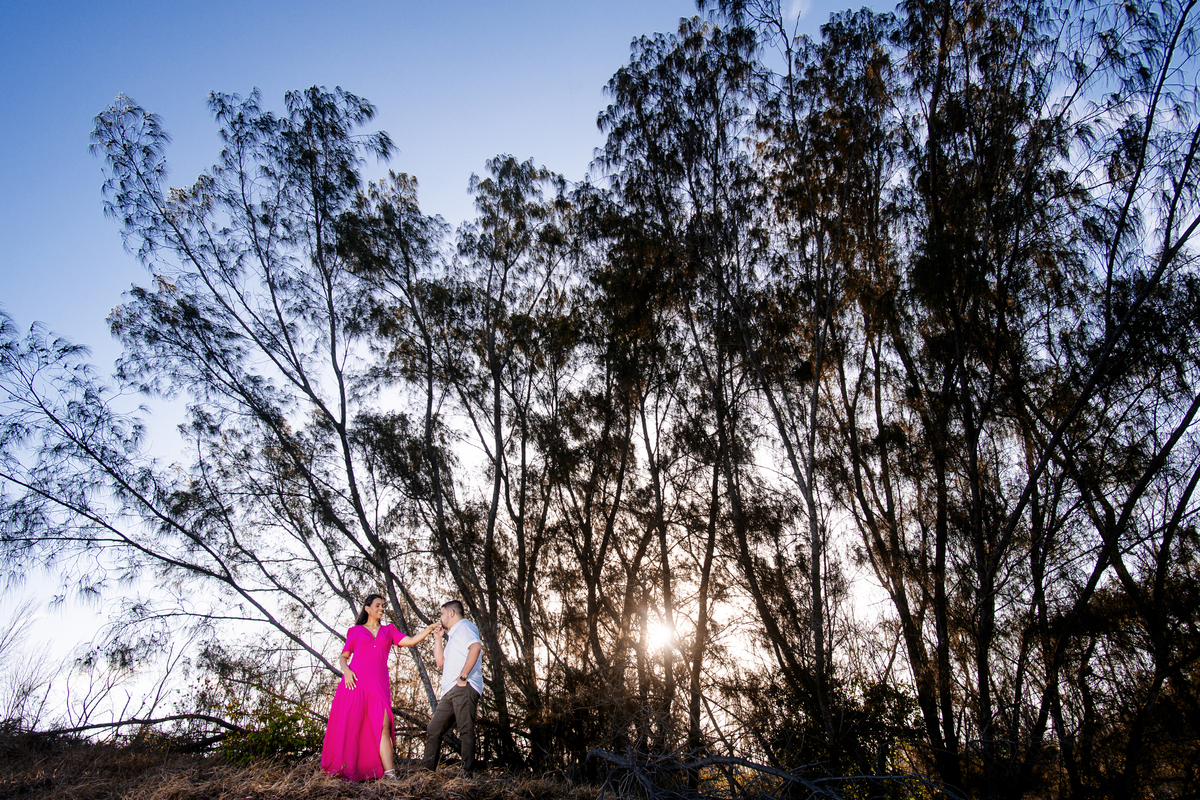 Ensaio fotográfico noivos no campo