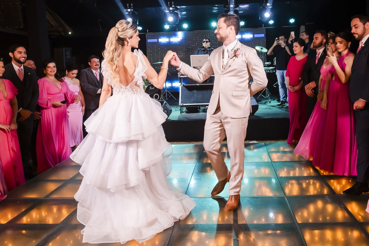 Fotografia noivos na praia