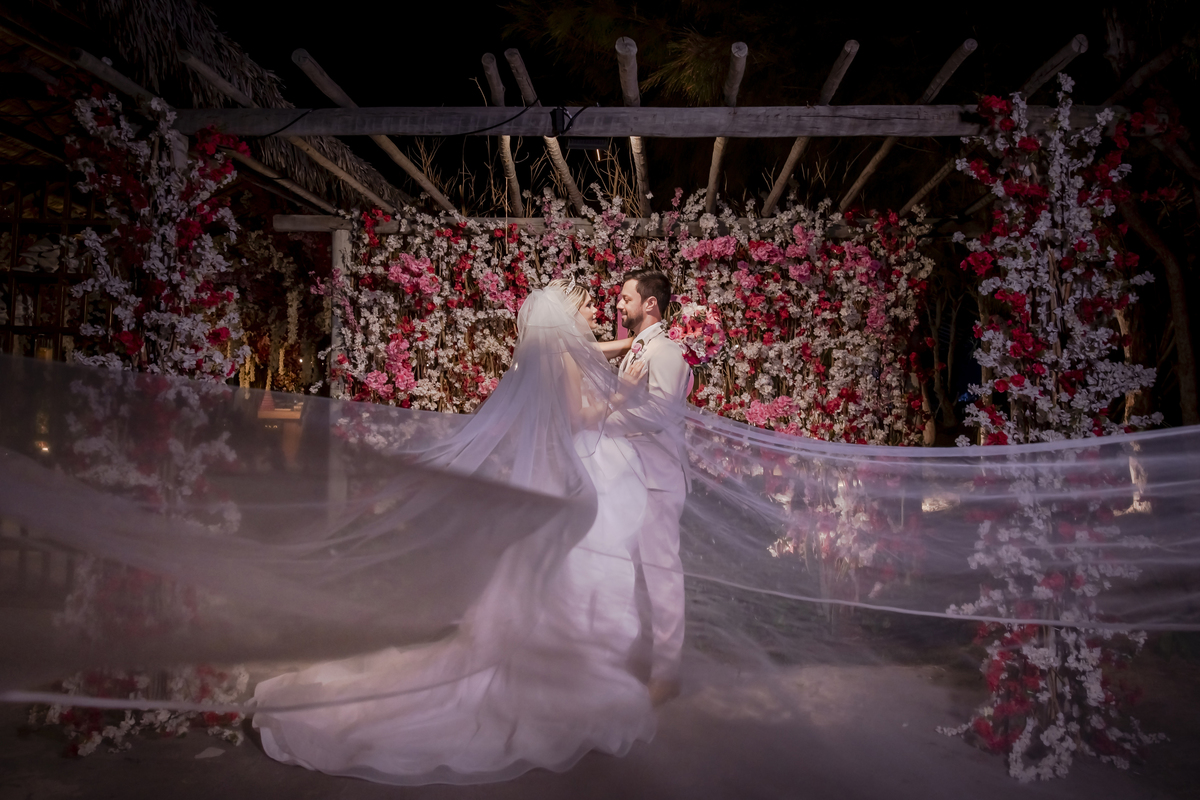 Fotografia noivos na praia