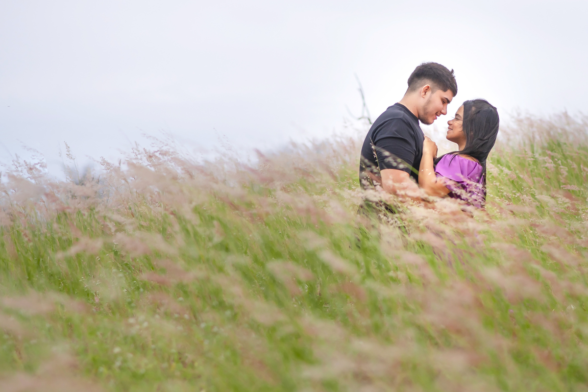 Ensaio pre wedding  no campo