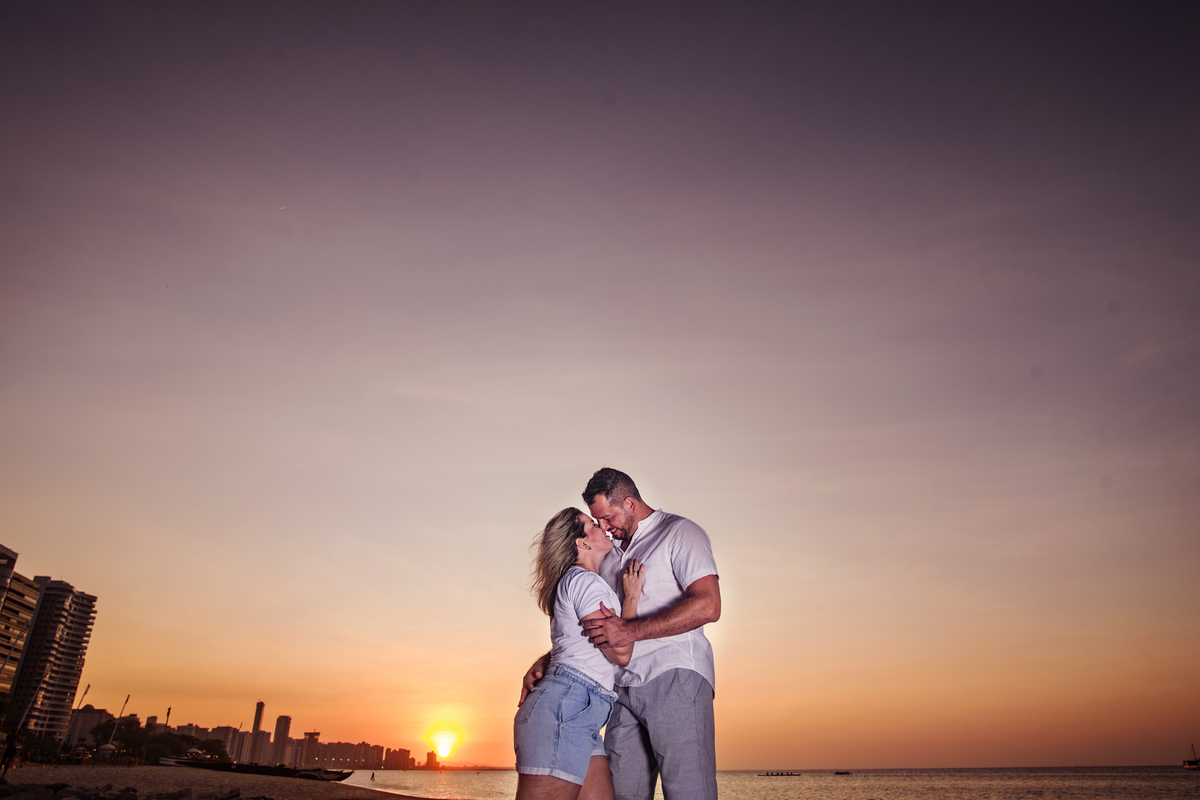 Ensaio fotográfico casal  na praia em Fortaleza