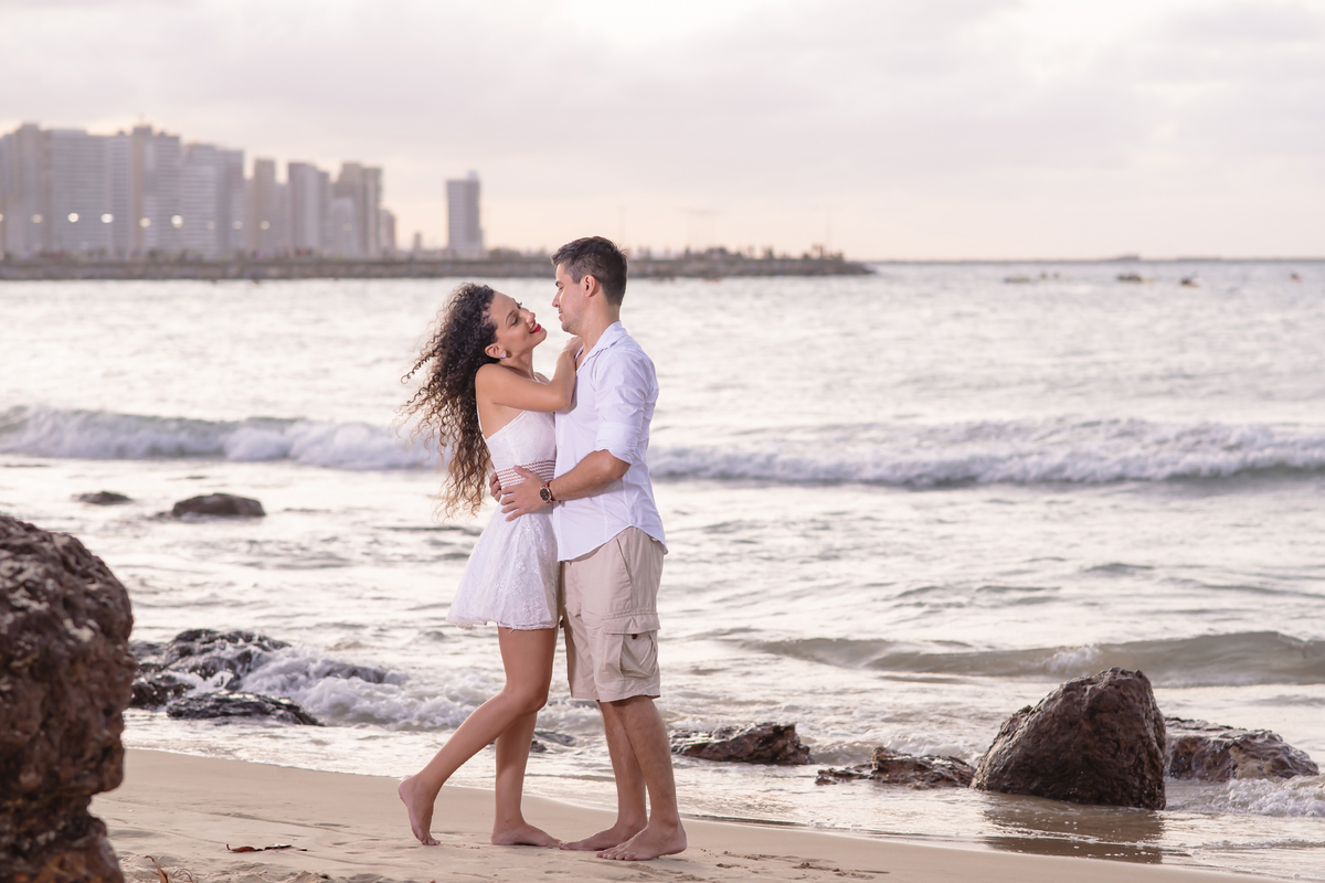 Ensaio fotográfico pre casamento na praia em Fortaleza