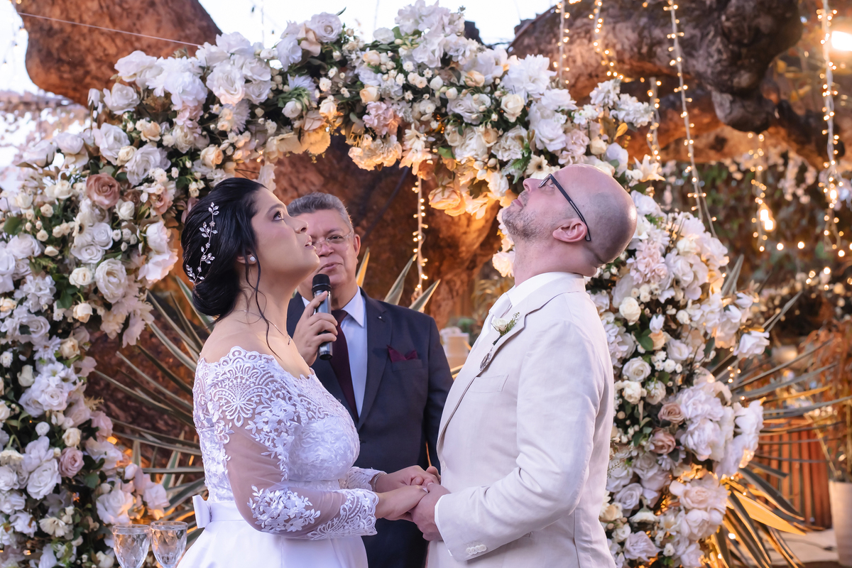 Cerimônia  de casamento no campo no buffet Le Jardim em Fortaleza