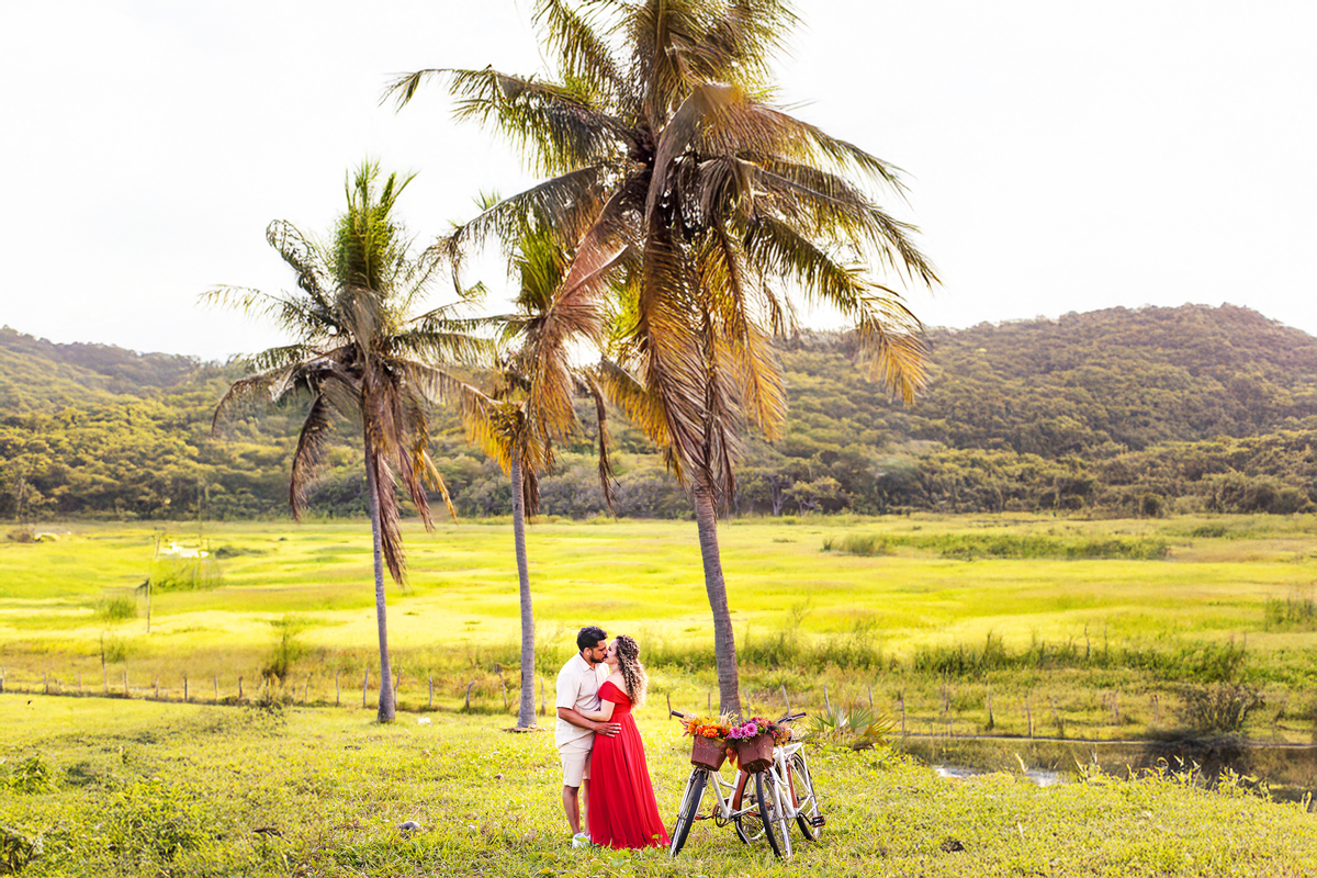 Ensaio pre wedding no campo em Fortaleza