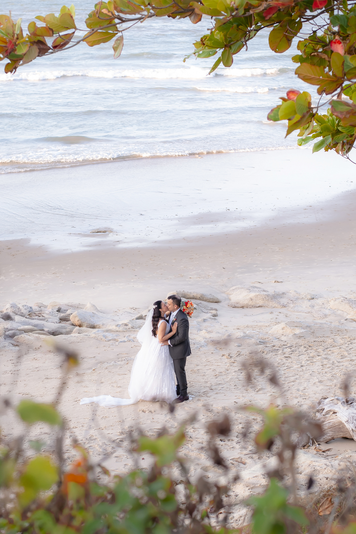 Casamento na praia, no lounge conceito buffet em Iparana