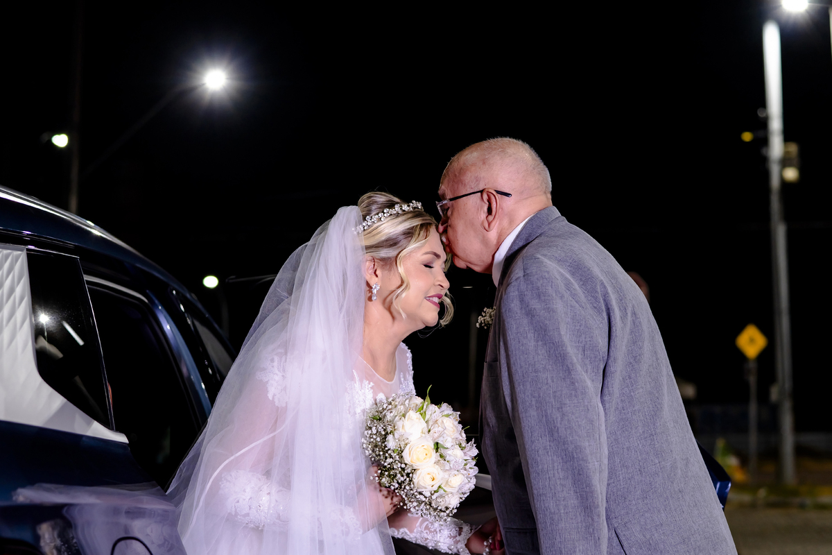 Cerimonia de casamento na igreja