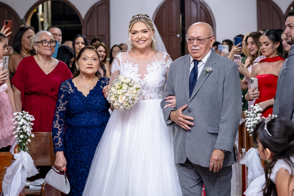 Cerimonia de casamento na igreja