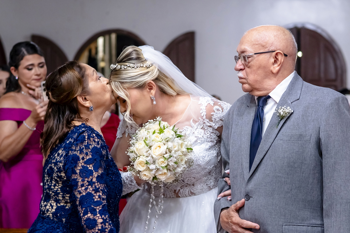 Cerimonia de casamento na igreja