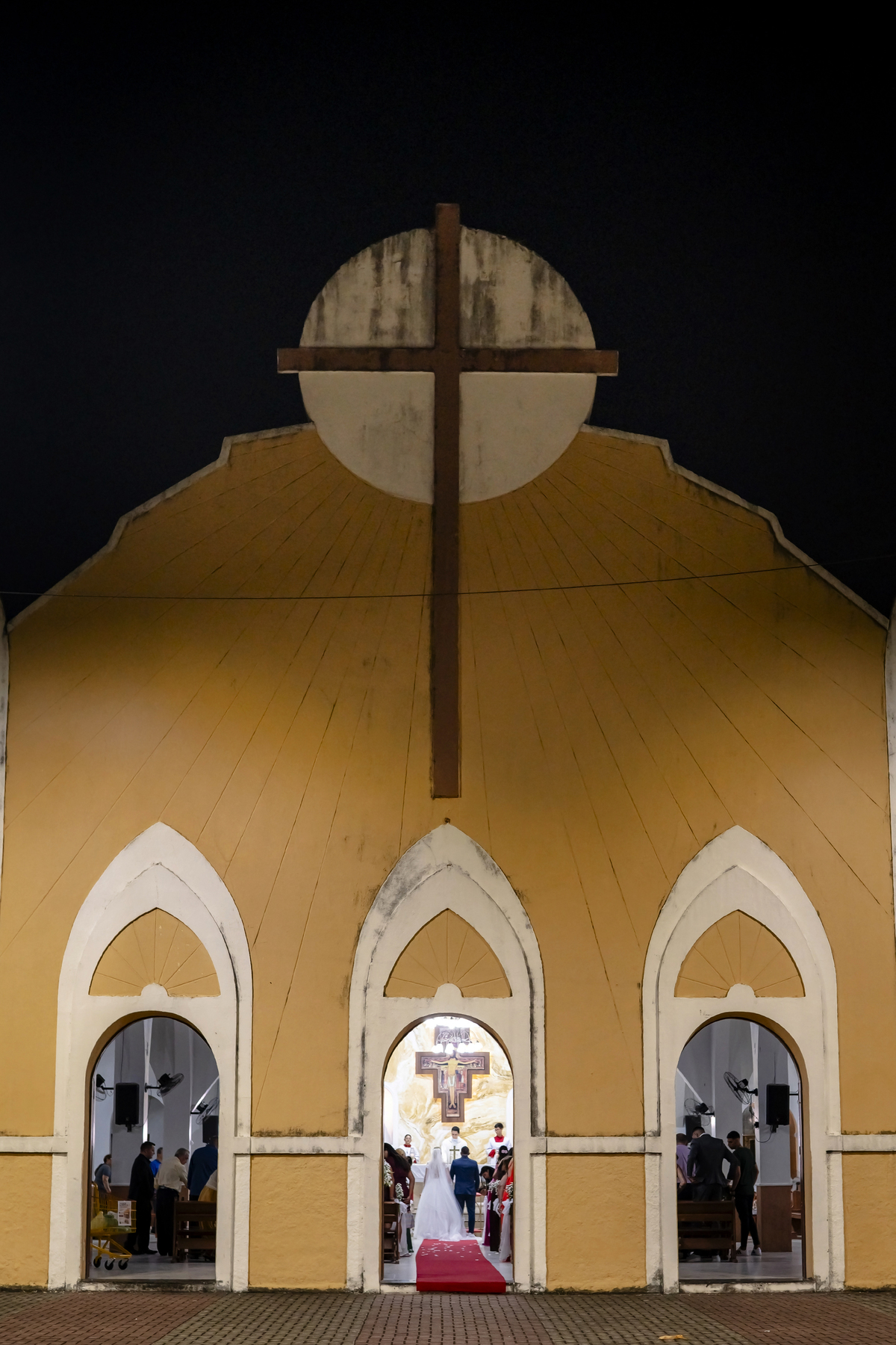 Cerimonia de casamento na igreja