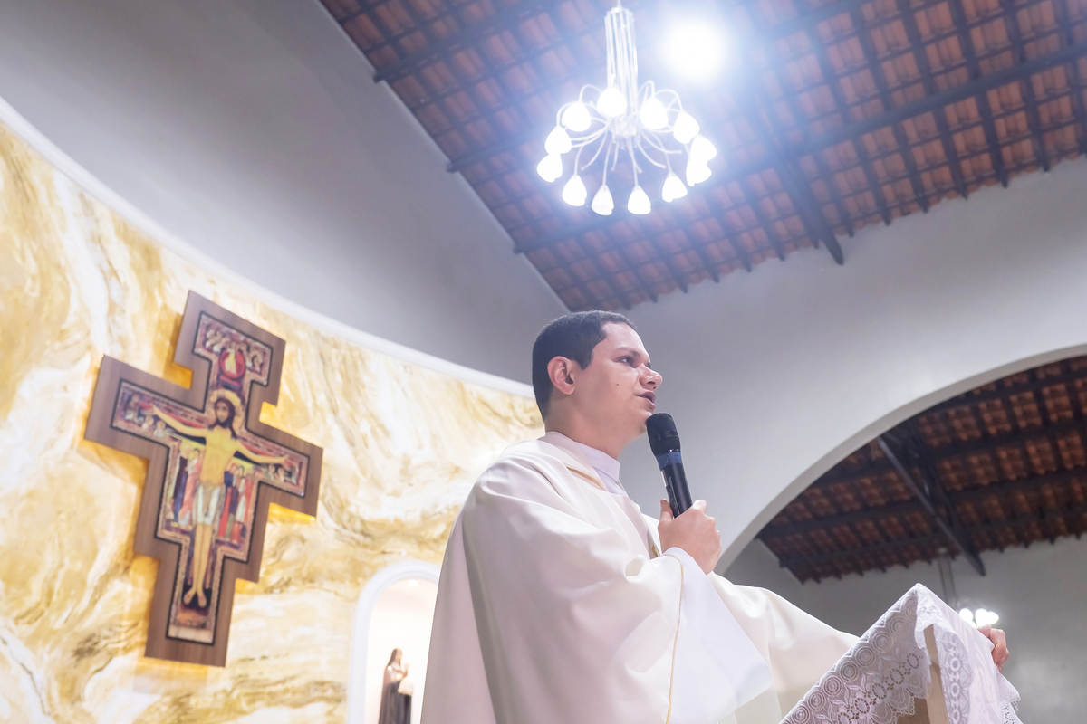 Cerimonia de casamento na igreja