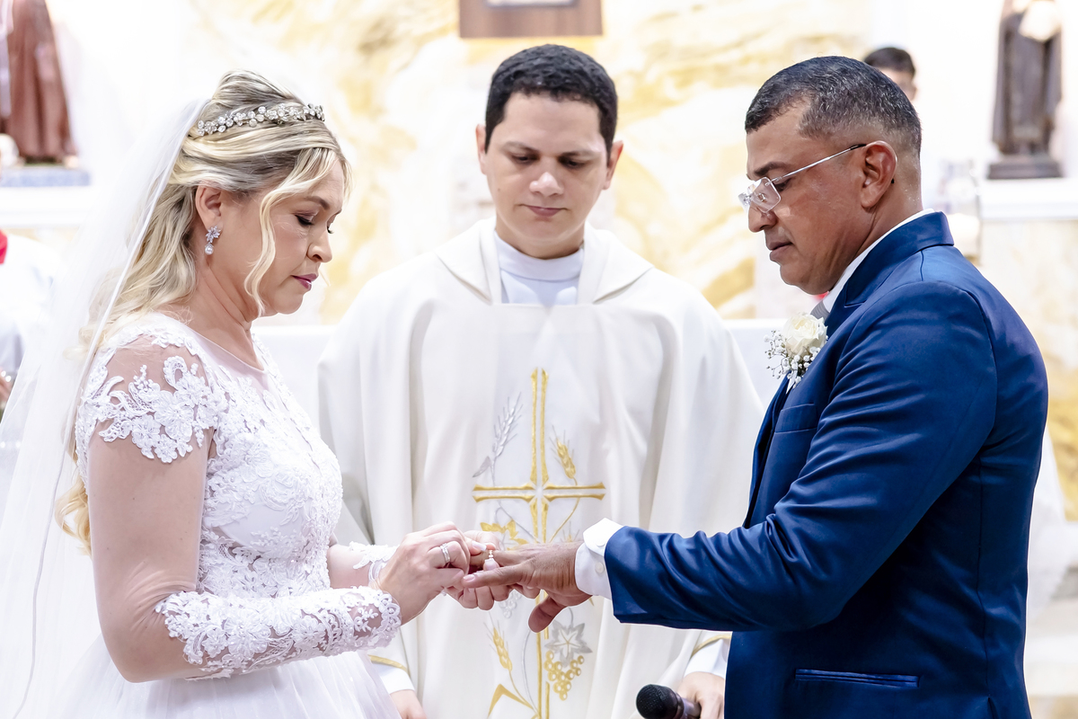 Cerimonia de casamento na igreja