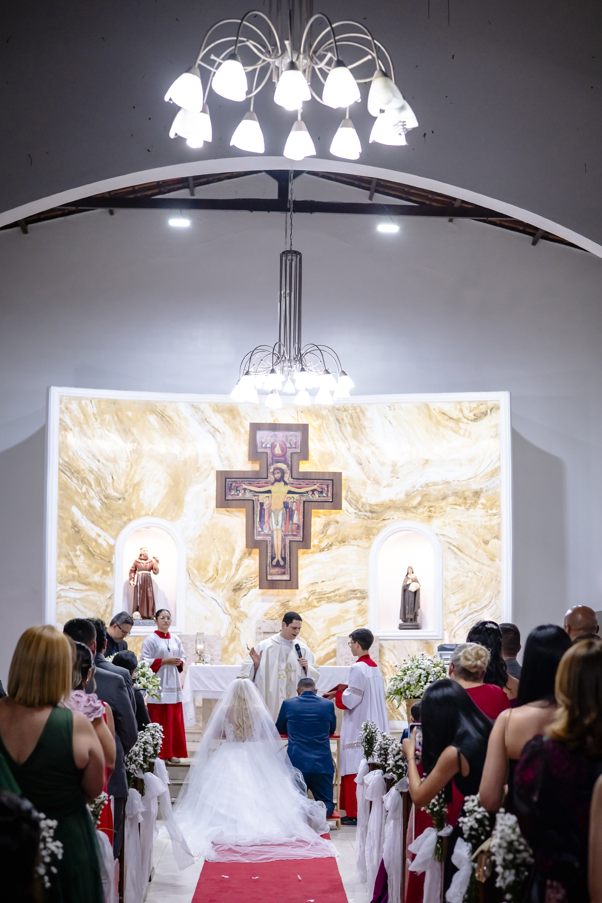 Cerimonia de casamento na igreja