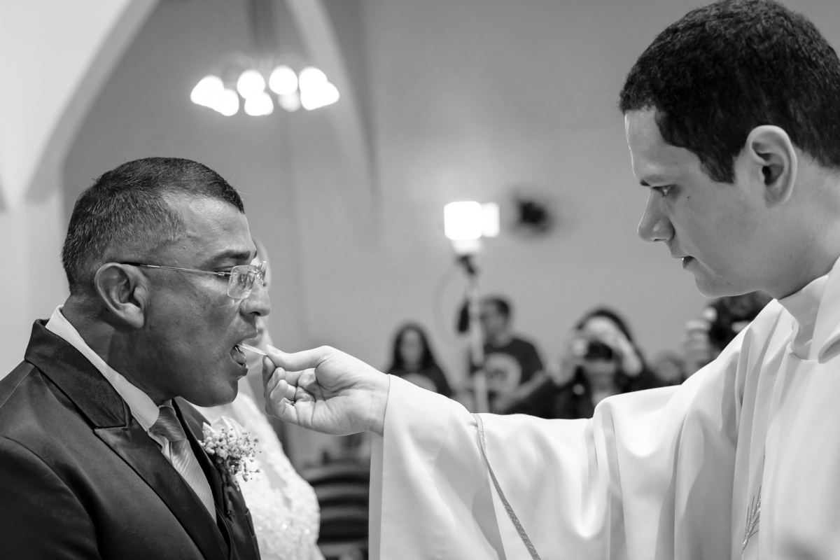 Cerimonia de casamento na igreja