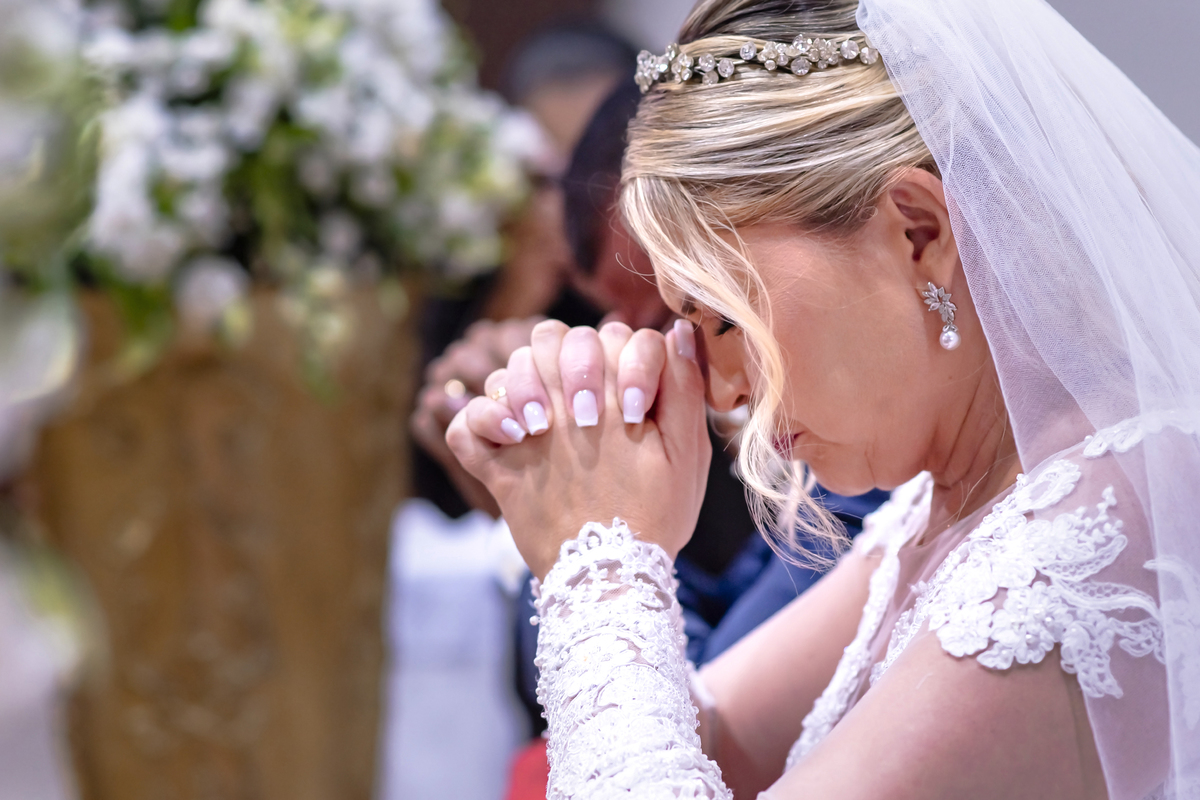 Cerimonia de casamento na igreja