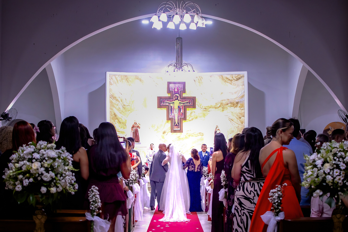 Cerimonia de casamento na igreja