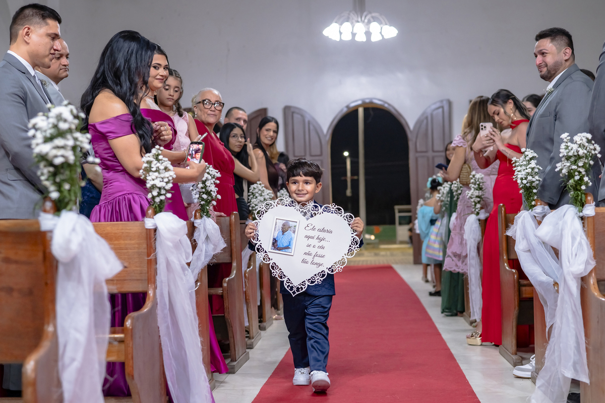 Cerimonia de casamento na igreja