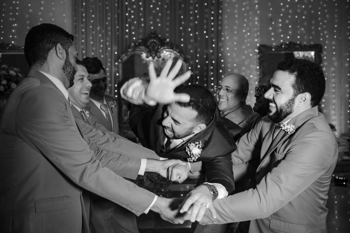 O noivo e os padrinhos