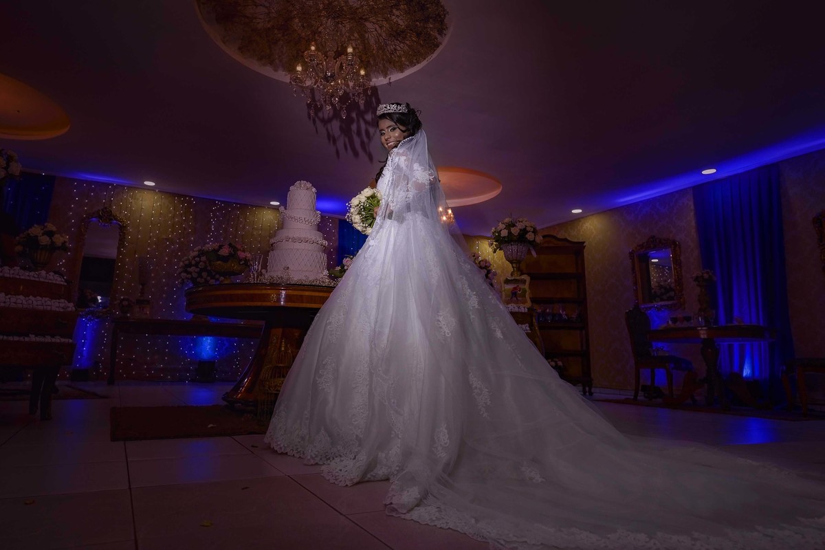 Fotografia da noiva no buffet