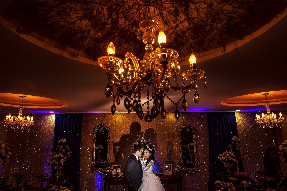 A decoração do casamento e os noivos