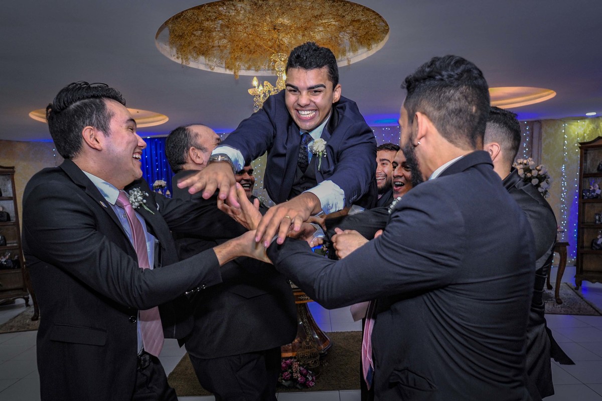 O noivo e os padrinhos