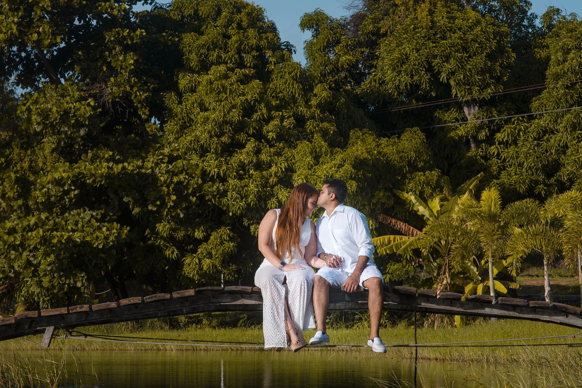 ensaio casal no verde