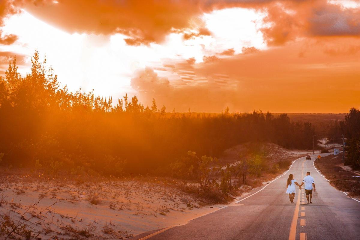 Noivos no por do sol