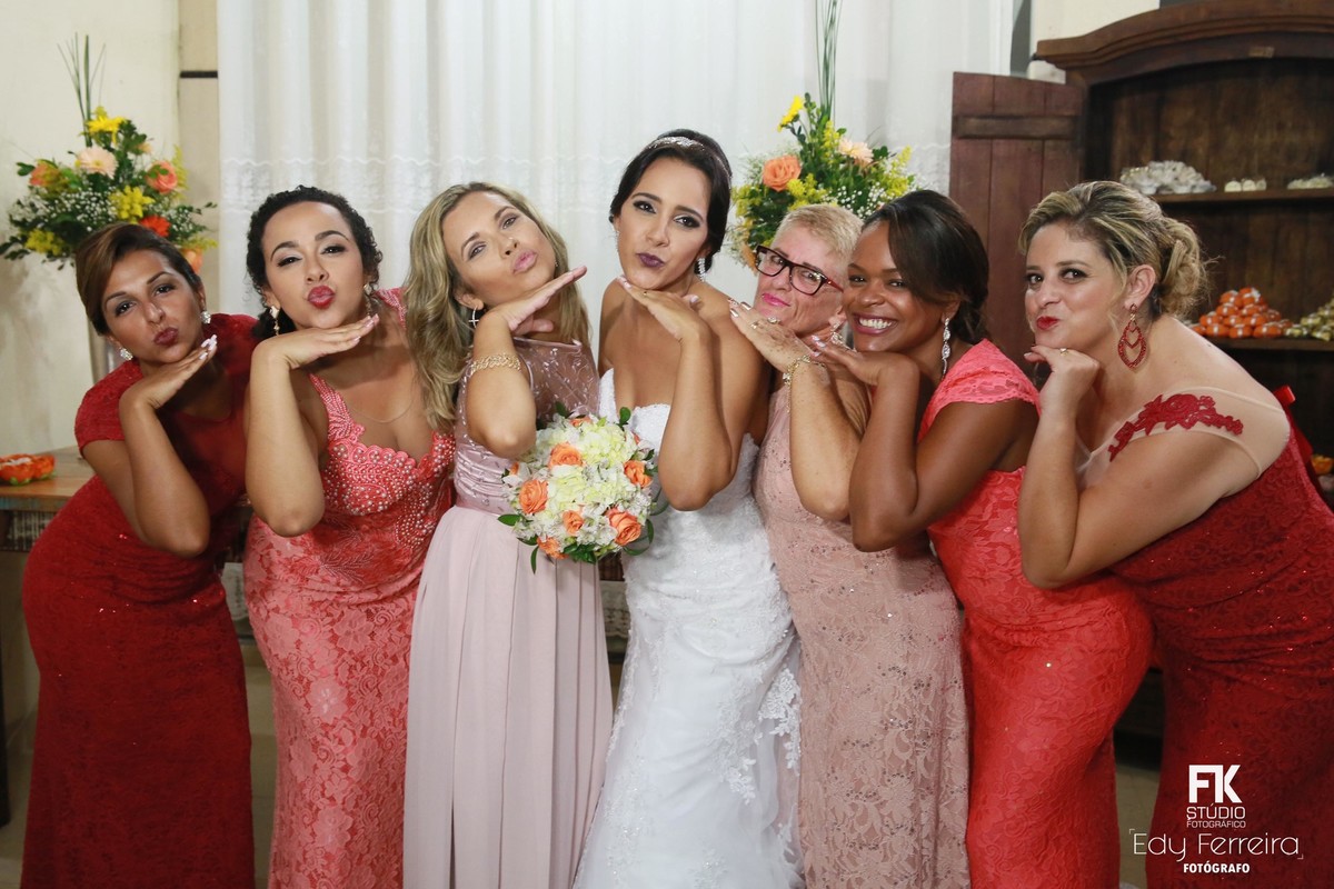 madrinhas mandando beijo - casamento -wedding FK
