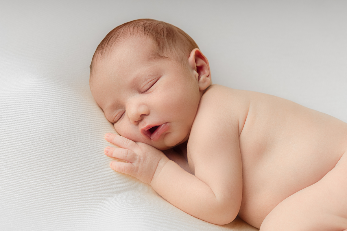 bebe a descansar