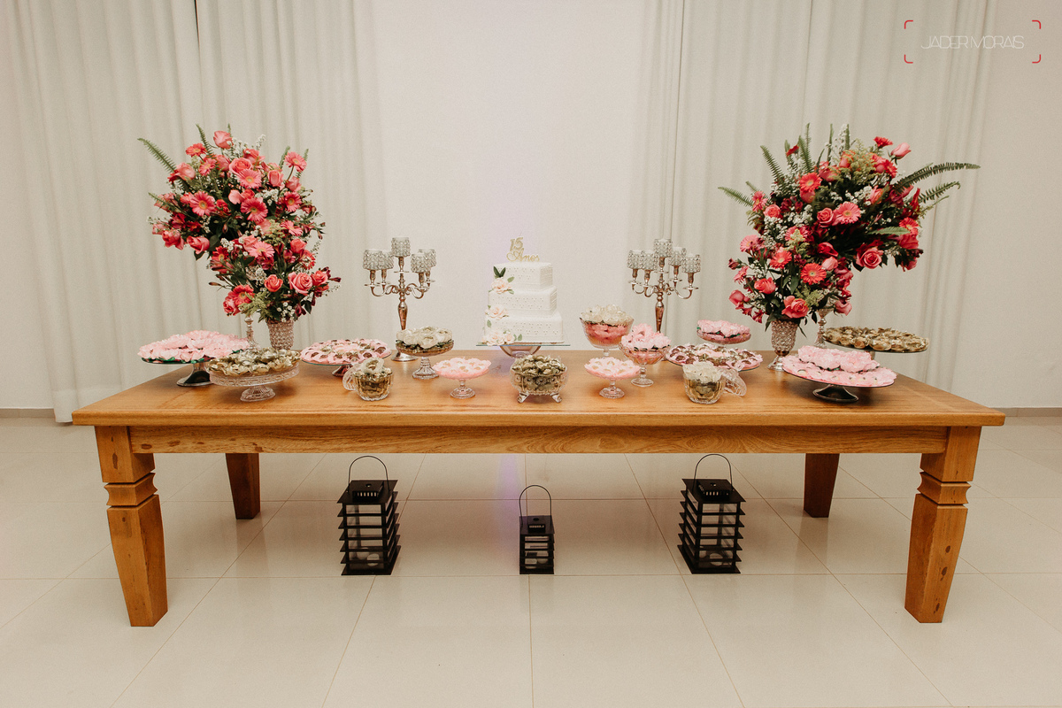 Fotografia de Aniversário Debutante Espaço Bazilia Couto Eventos Hortolandia SP 