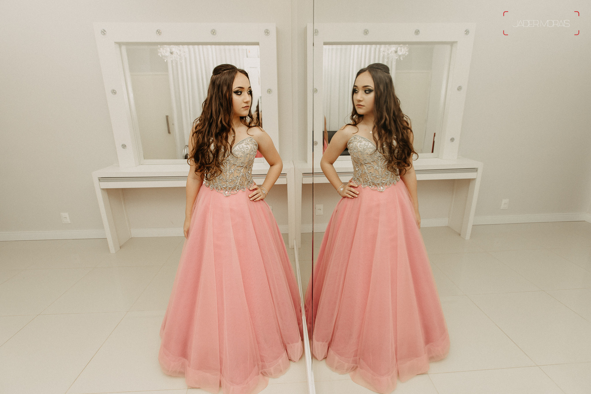 Fotografia de Aniversário Debutante Espaço Bazilia Couto Eventos Hortolandia SP 