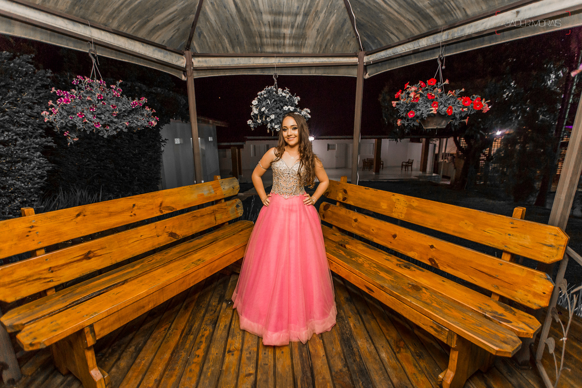 Fotografia de Aniversário Debutante Espaço Bazilia Couto Eventos Hortolandia SP 