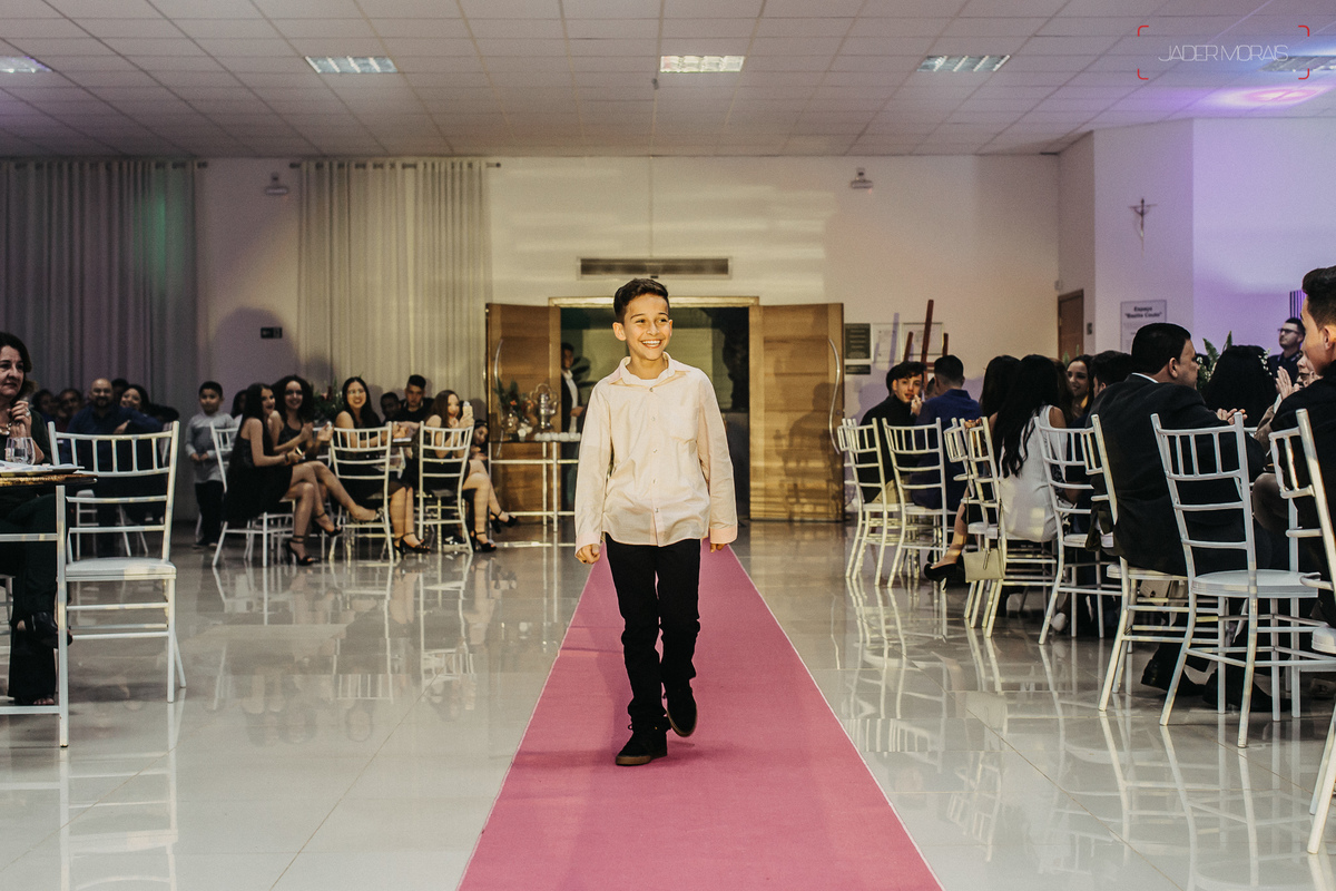 Fotografia de Aniversário Debutante Espaço Bazilia Couto Eventos Hortolandia SP 